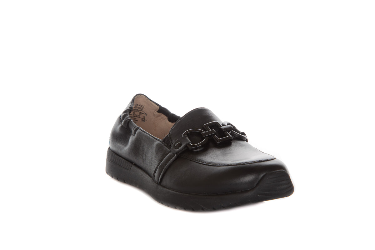 Kevyt ja pehmeä Caprice loafer pintanahkaa