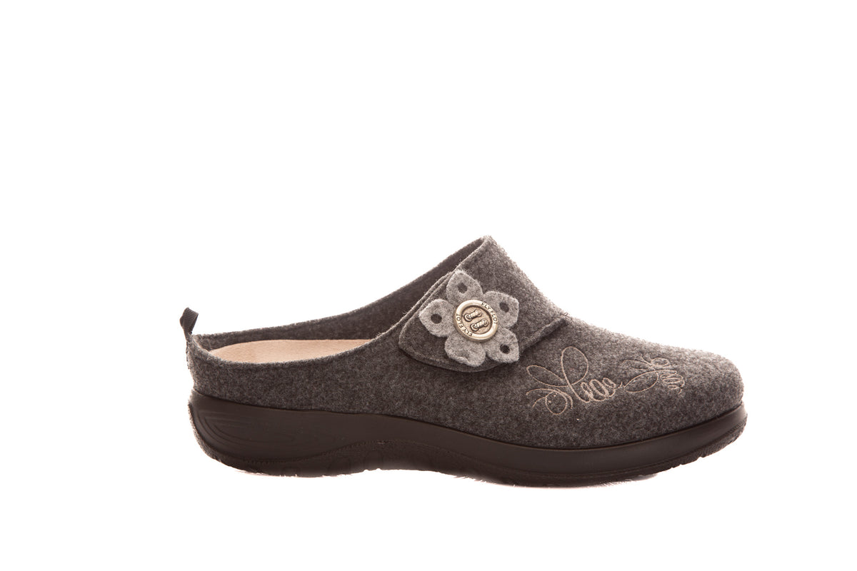 Naisten leveä ja helposti puettava Fly Flot tossu - tarrasäätely