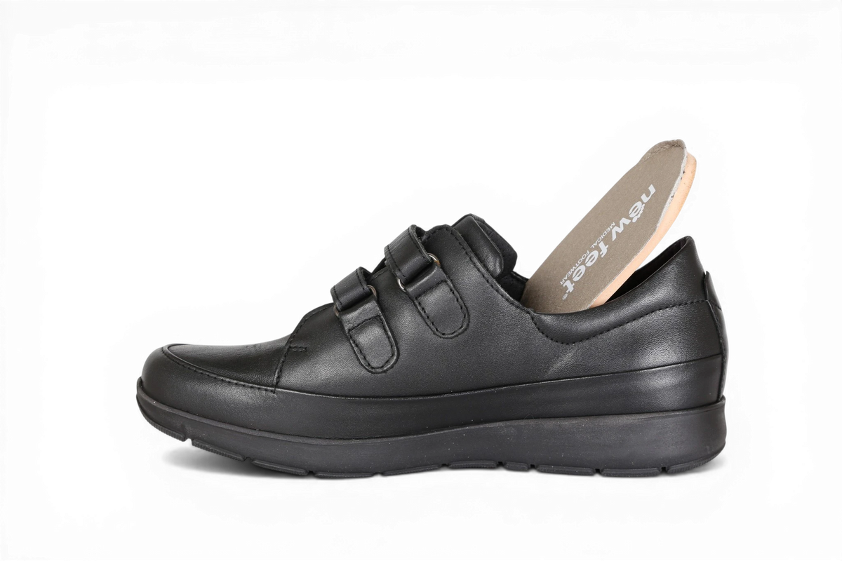 Varpailta pehmeät New Feet tarrakengät - vasaravarpaille