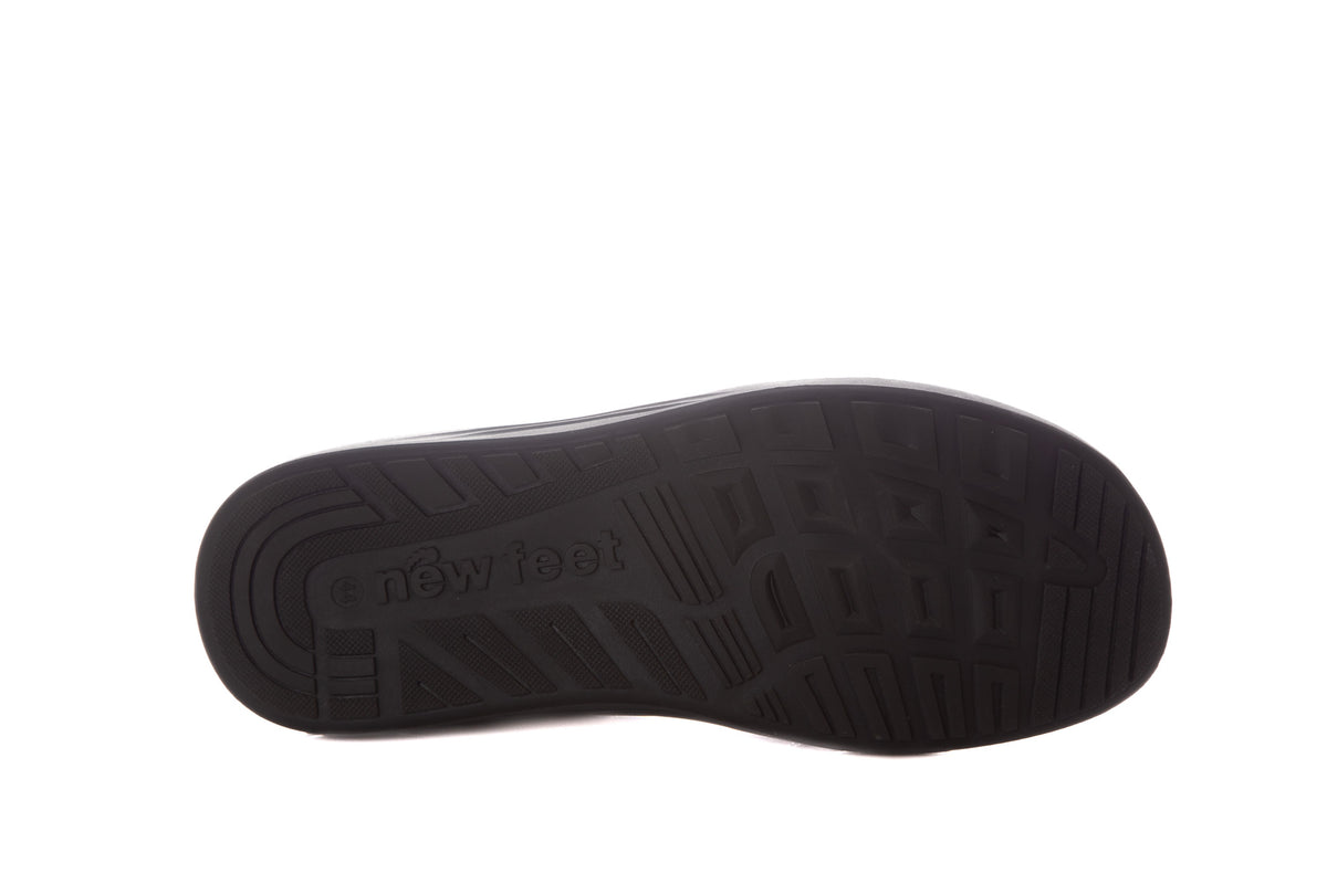 Miesten leveäkärkinen New Feet kävelykenkä